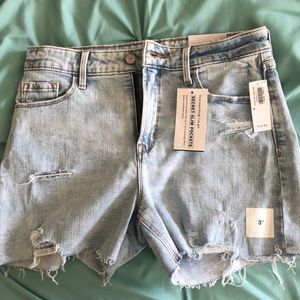Super cute distressed high-rise denim shorts